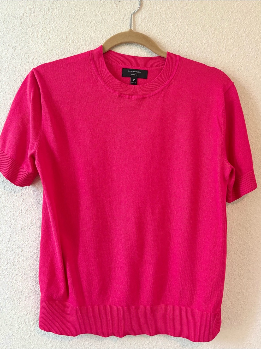 Banana Republic Bright Pink Short-Sleeve Knit Top, Size XS